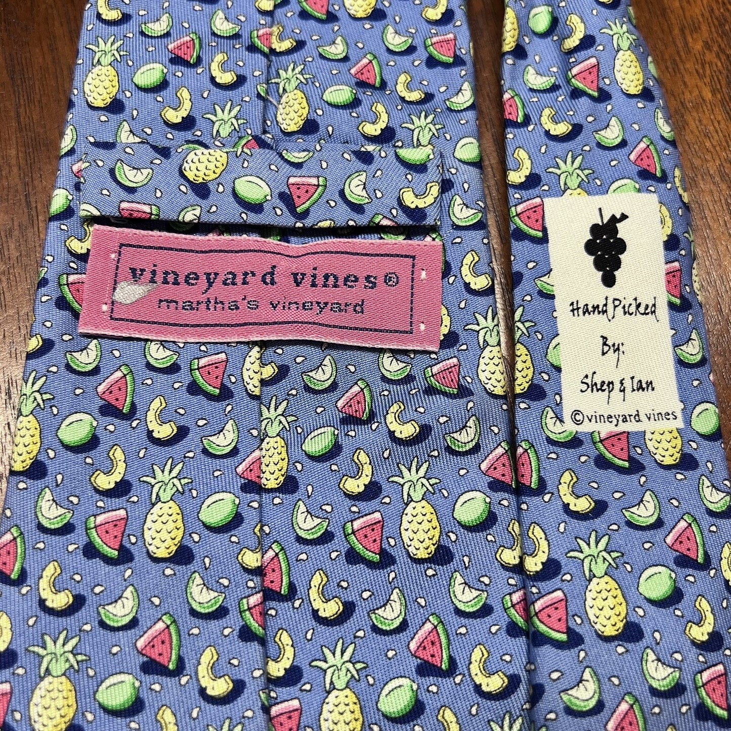 VINEYARD VINES 100% Silk Handmade in USA Necktie “Passion Fruits” Summer Preppy
