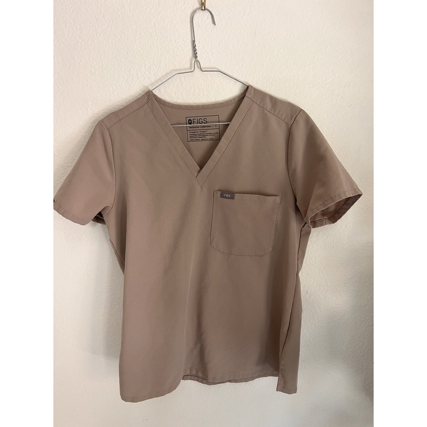 FIGS Catarina 1 Pocket Women’s Scrub Top PO# 4994 Size Small Style# FW1000
