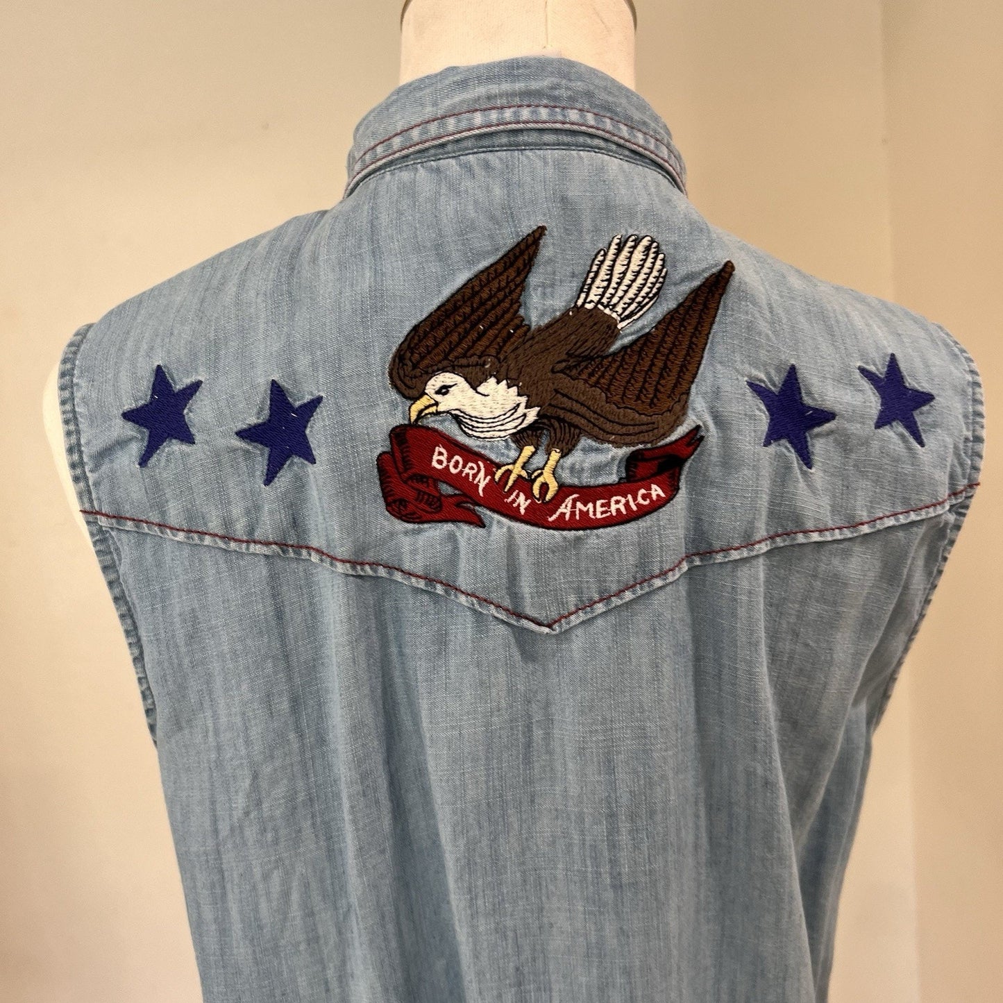 ARIAT (L) Patriotic Embroidered Sleeveless Top America Eagle Liberty Western