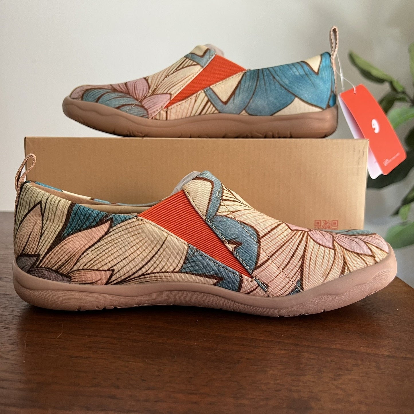 UIN Women (6) Nelumbo Toledo Canvas Slip On Shoes Lightweight Floral Artsy Boho