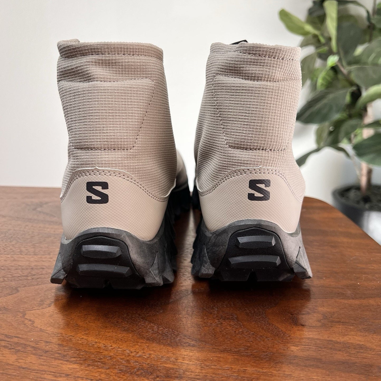 Salomon Snowclog Mid 11.5 Ultralight All Terrain Practically New Water Repellent