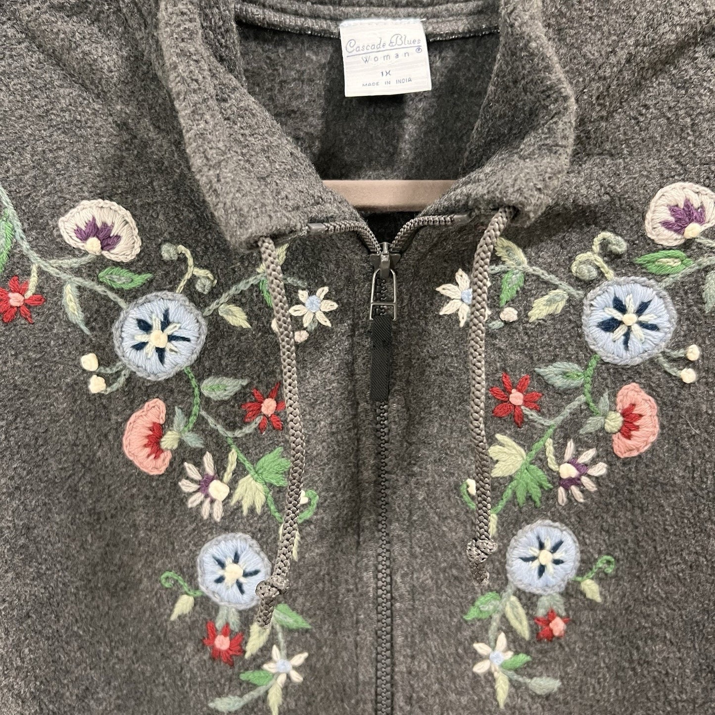 Y2k 90s Fleece Vest 1X Grey Embroidered Floral Rustic Cozy Grannycore Kitsch