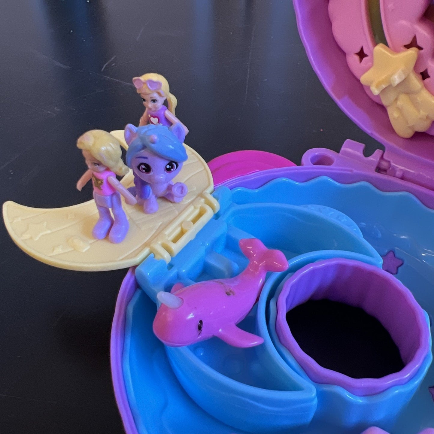 Polly Pocket Sparkle Cove Adventure Unicorn Floatie Compact Play Set w/ Figures