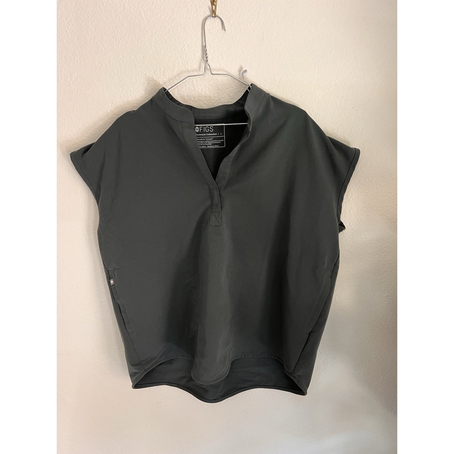 FIGS Rafaela Bonsai (L) 3 Pocket Women’s Scrub Top PO# 2491 Style# WXXSW1003