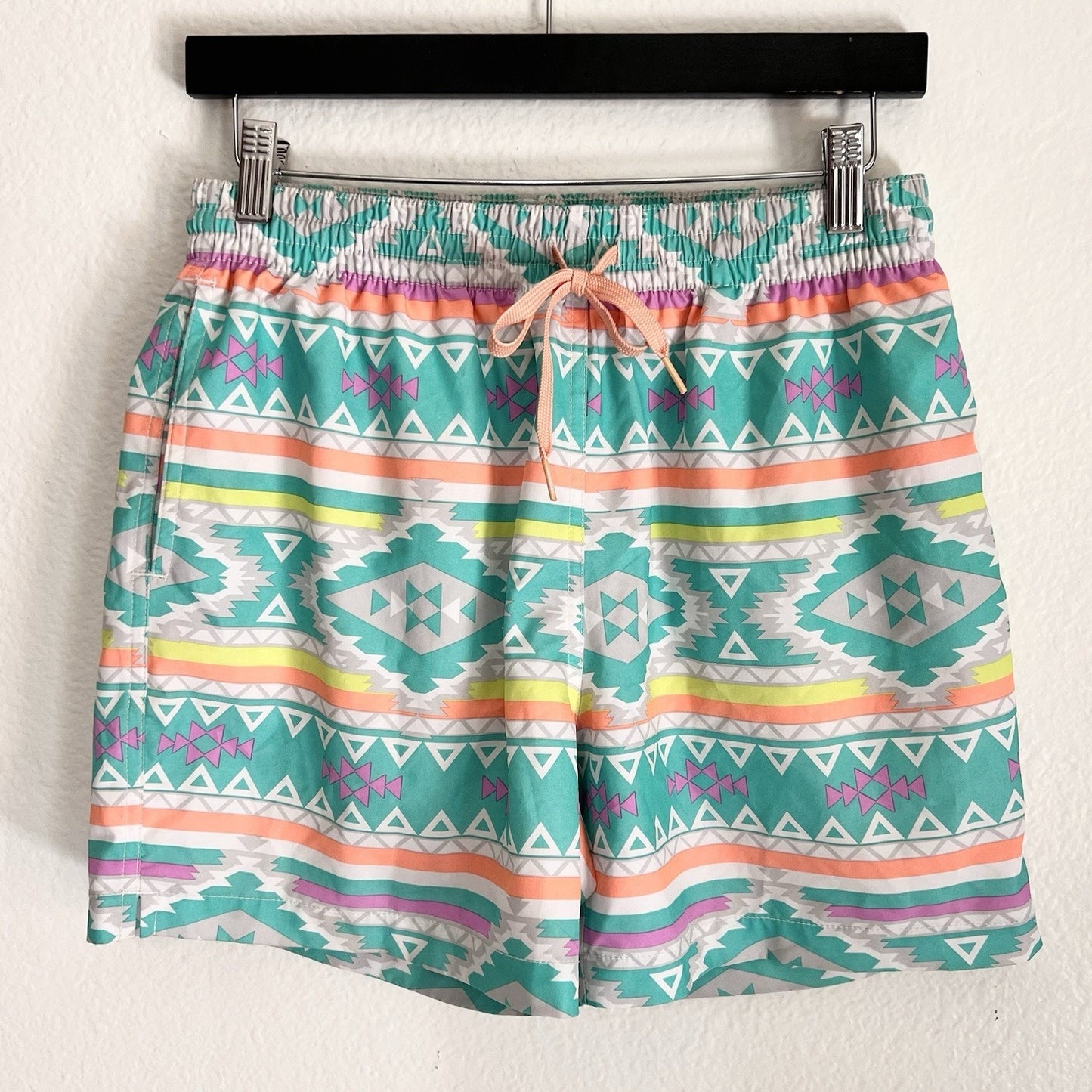 Chubbies (M) En Fuego 5.5” Swim Trunks Neon Aztec Print Brief Liner Retro 90s