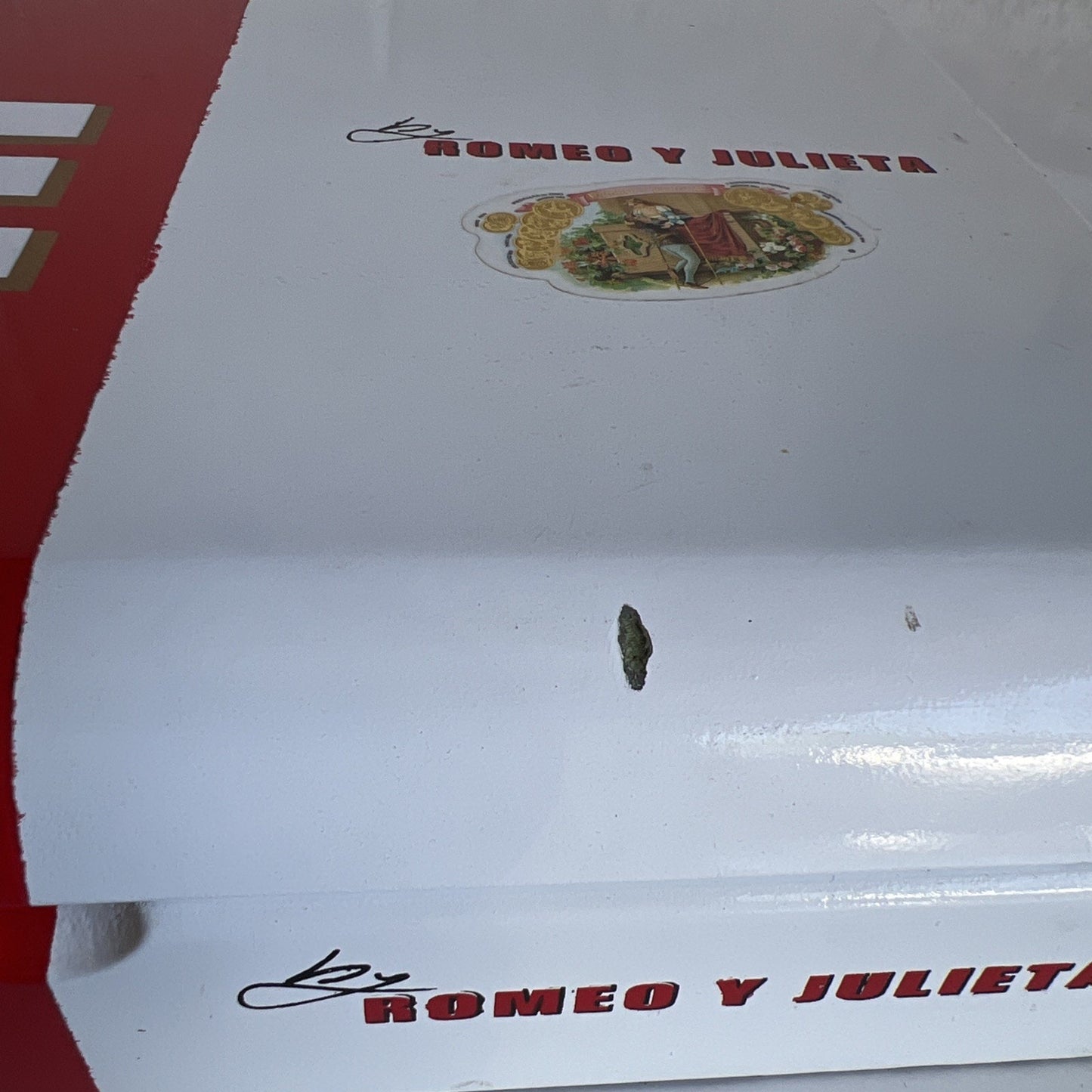 Romeo Y Julieta Piramides Wooden Cigar Box (10”x8”x2”)