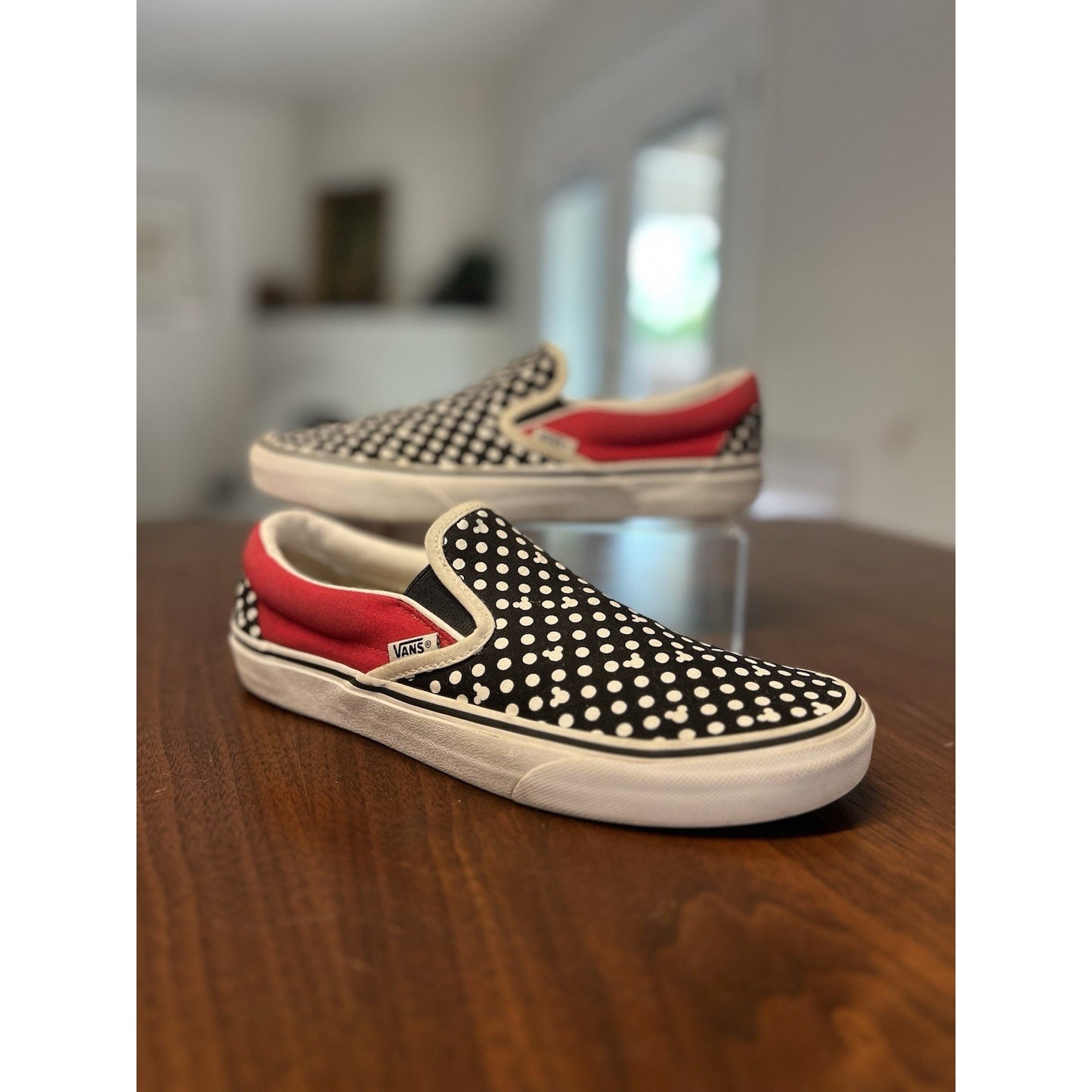 Vans Disney Minnie Mouse Slip-on Sneakers Black Polkadot Upper Women’s Size 10