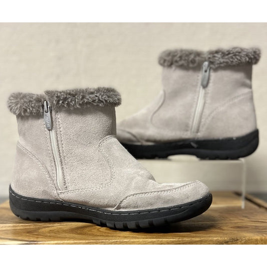 Khombu Iris Women's Gray All-Weather Water Repellent Suede Ankle Boots Size 9M