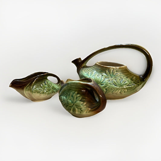 McCoy Pottery Tea Set, Green Daisy Pattern, Teapot (missing Lid) 2 Creamers