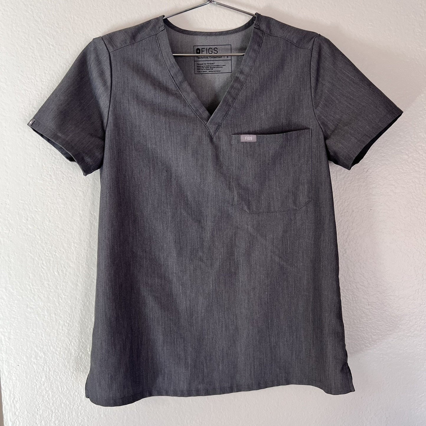 FIGS Women’s Catarina Small Graphite Grey Scrub Top #FW1000 PO 1616