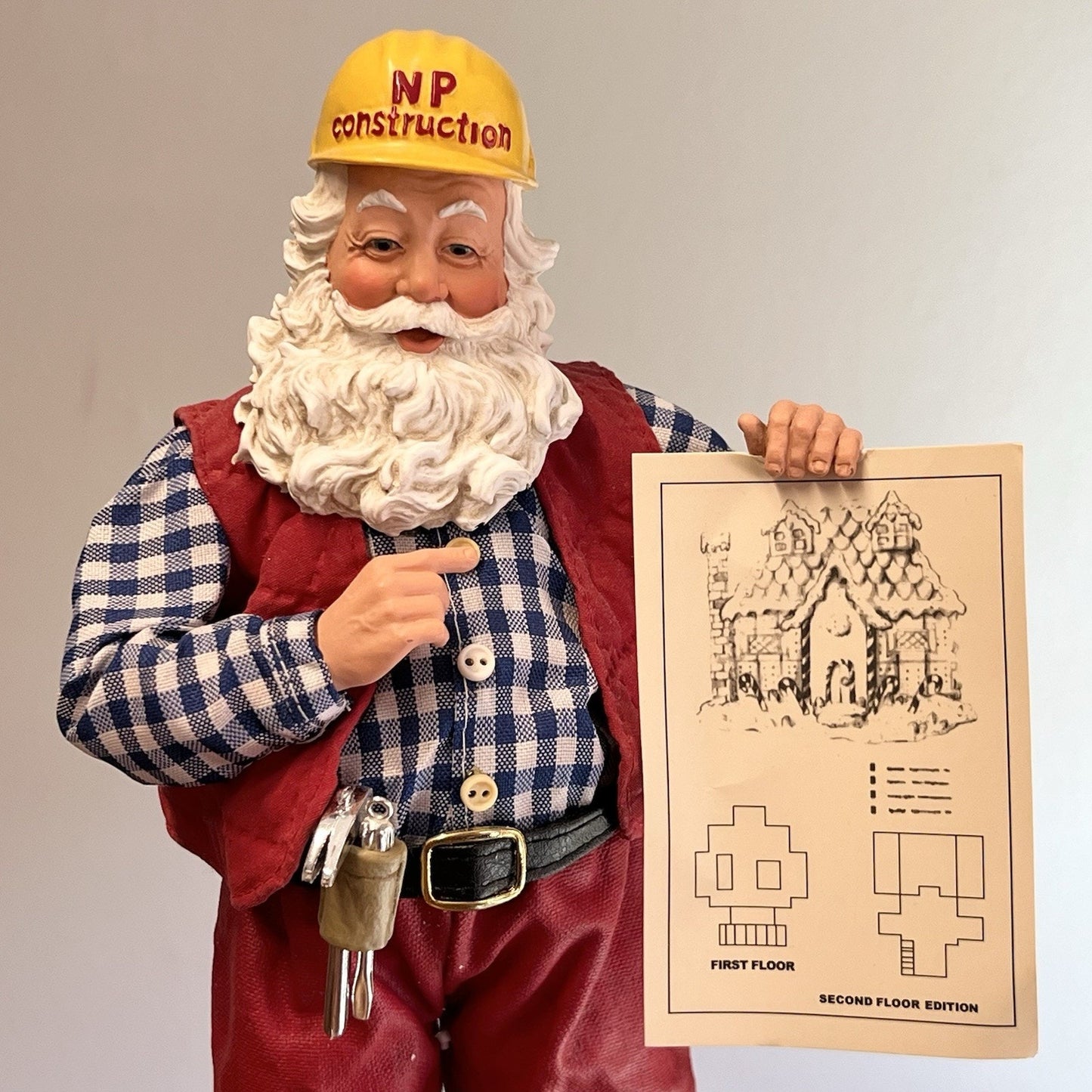 Dept 56 Possible Dreams Clothtique Extreme Makeover Toyshop Edition Santa 71189
